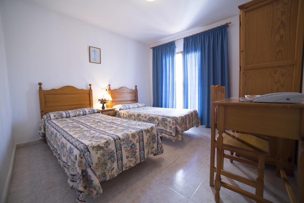 Hostal Sa Rota by null