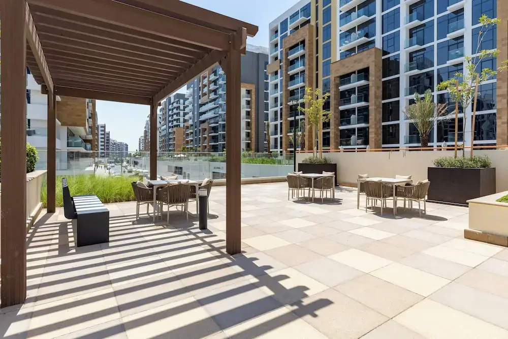Waves - Azizi Riviera 24: Modern 1 Bedroom Apartment