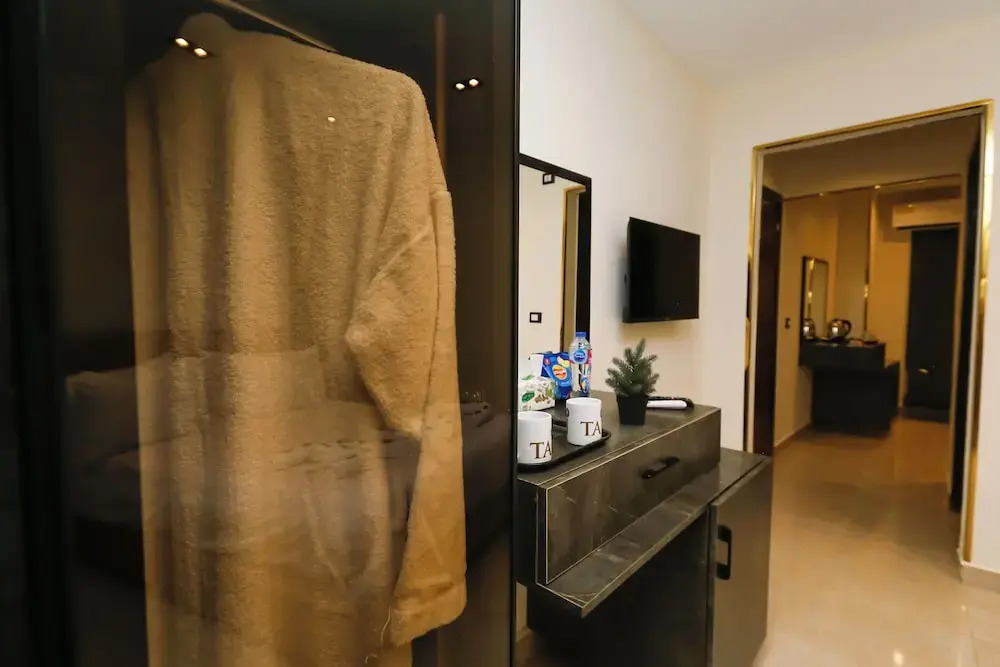 Taj pyramids view inn - фото 8