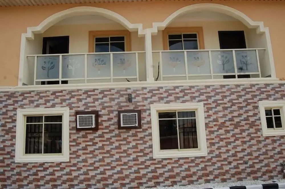Allan Keri Hotel And Suites
