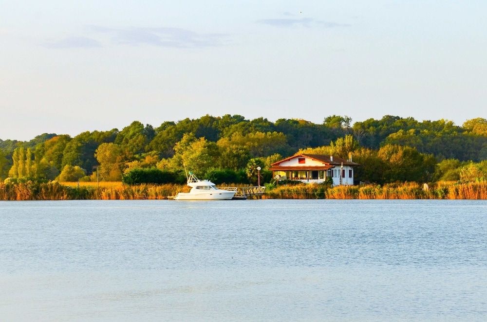 Beach & Waterfront