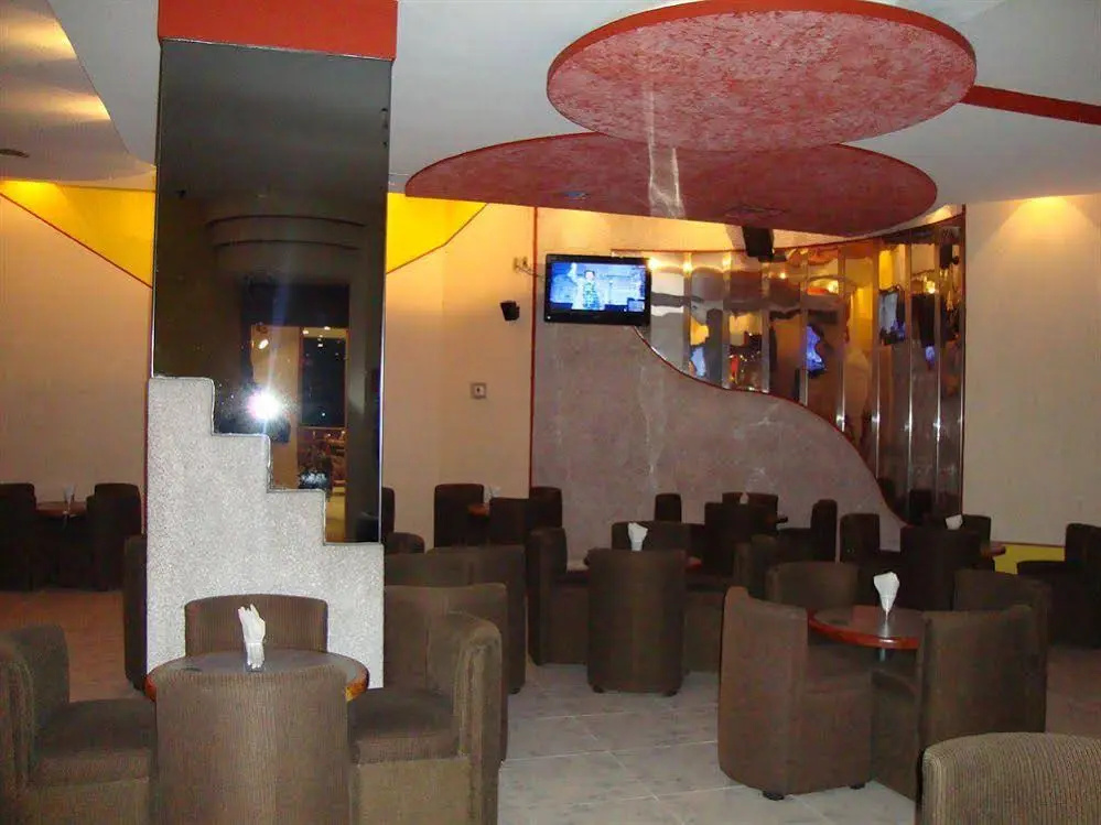 Food & Beverage