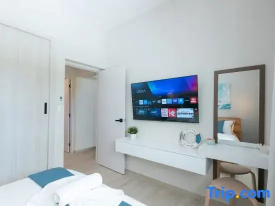Oasis Retreat | Sleeps 4 | Free Airport Transfer