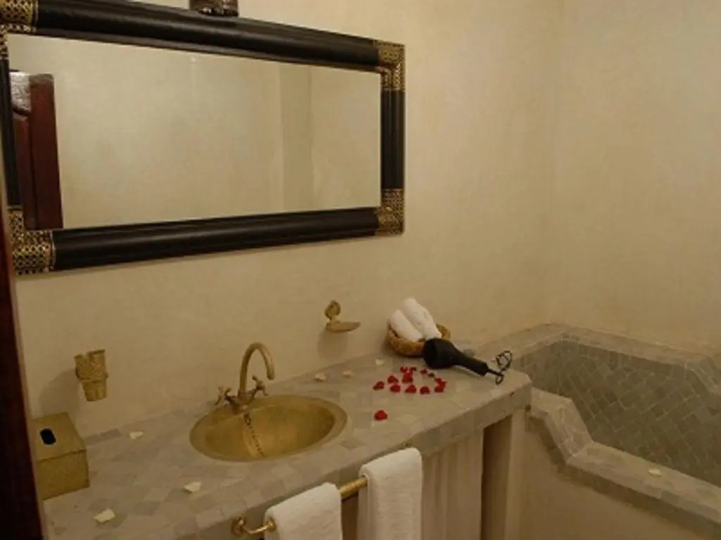 Standard Double room with garden view (full double bed)