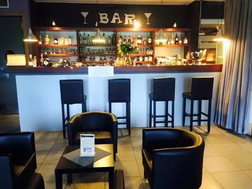 Food & Beverage