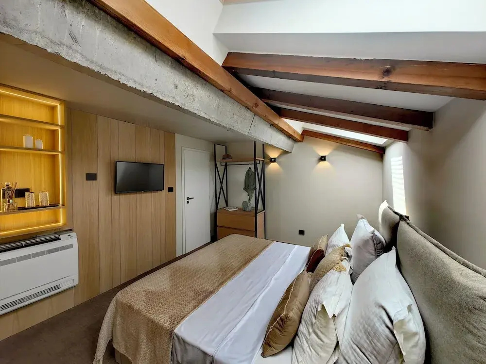 Comfort room