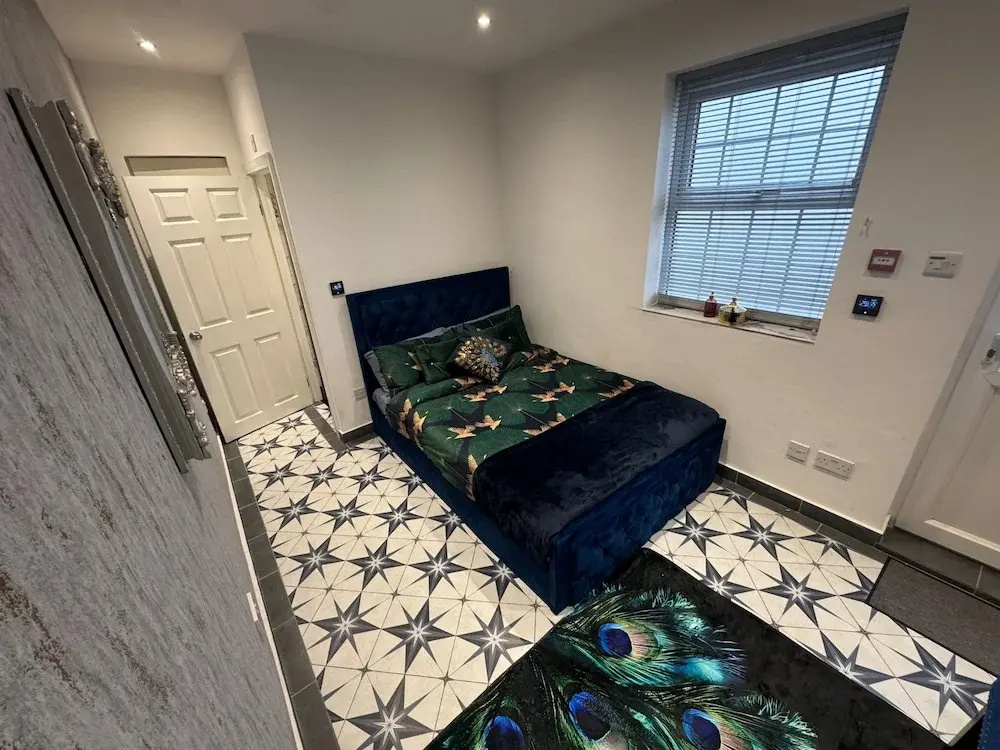 Central Location - Apartment - Sleeps 2 - Parking