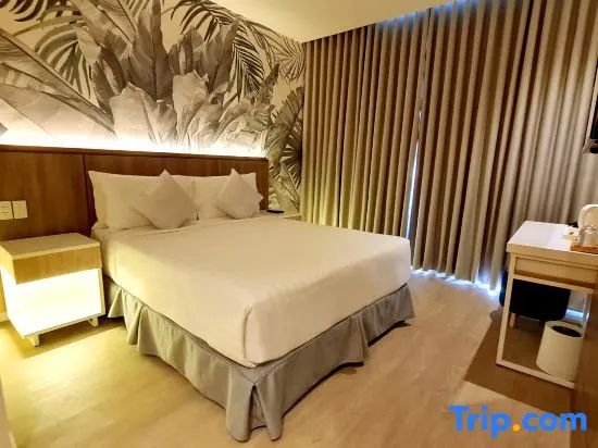 Harolds Hotel Quezon CIty - Tap to explore photos