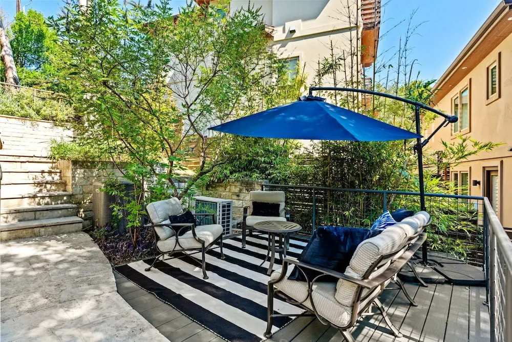 Style & Serenity - Steps Away From South Congress