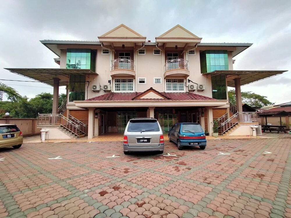 OYO 89934 Rose Village Inn & Spa