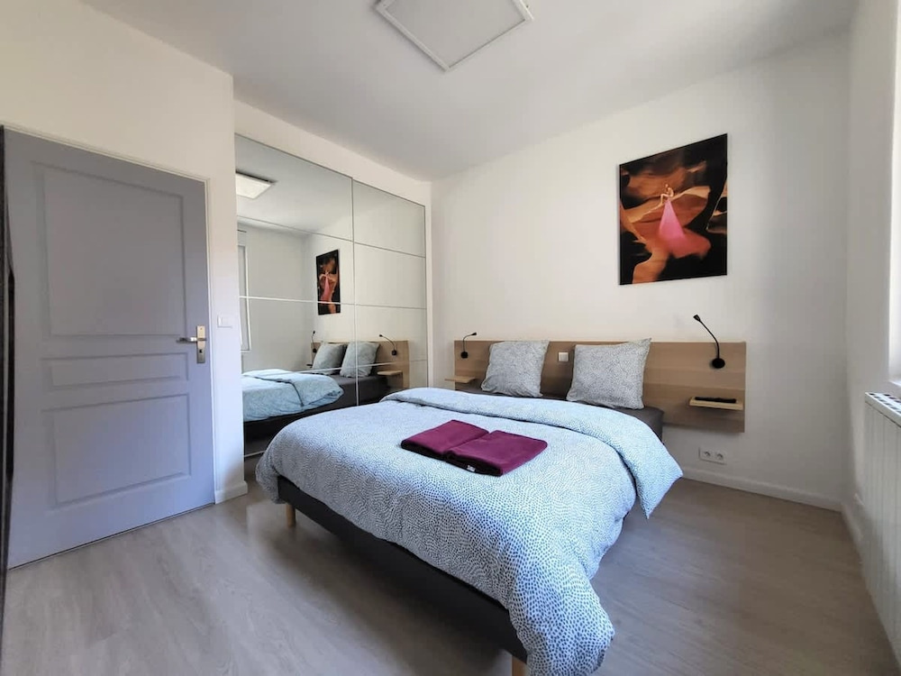 Voir la photo 3 — Maison Proches des Places Avec Stationnement