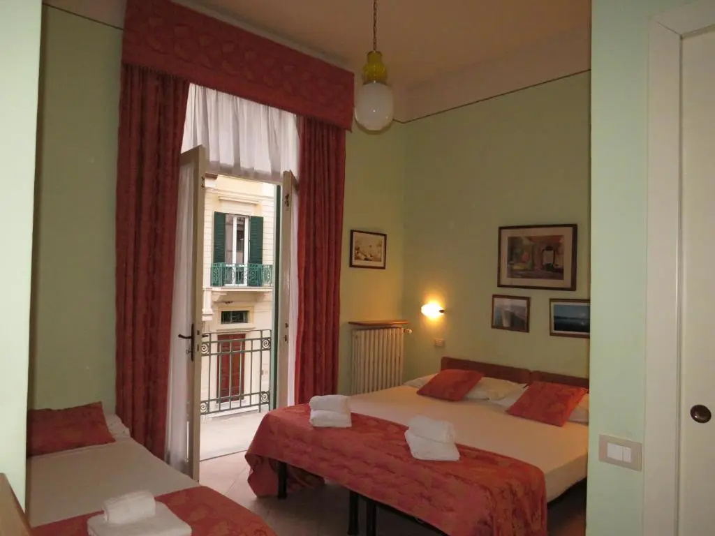Standard Triple room with balcony
