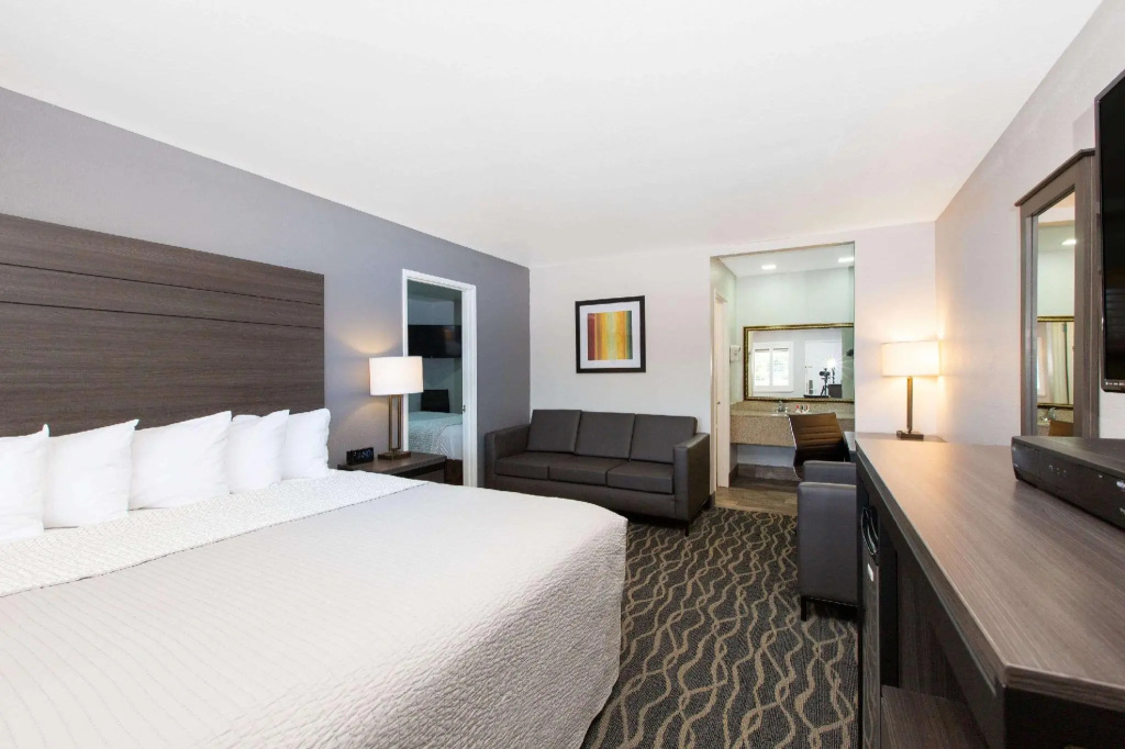 Double Suite (twin beds)