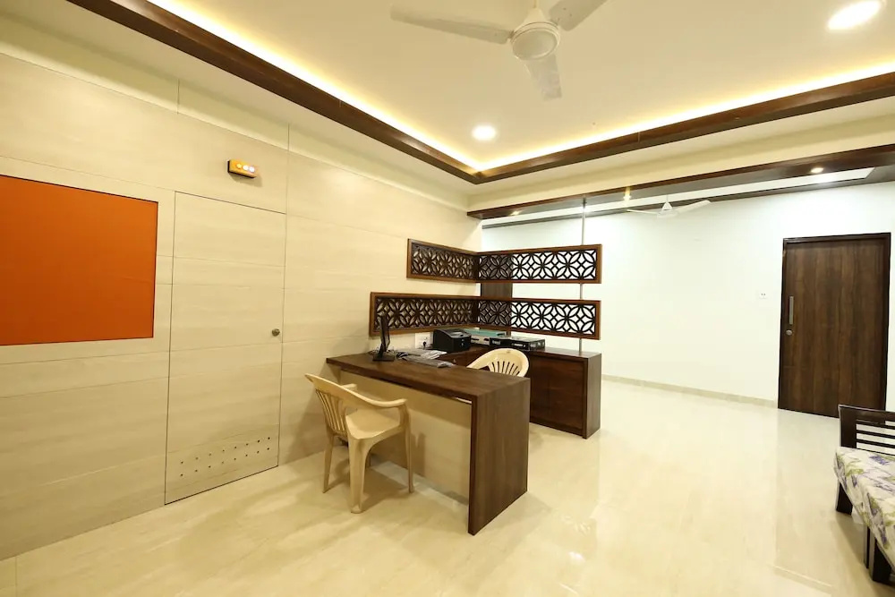 Lobby & Reception
