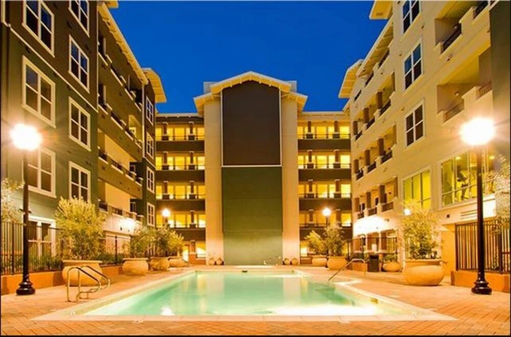 Global Luxury Suites at Commodore Drive