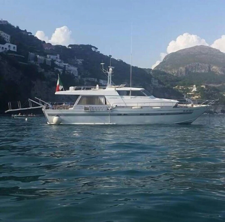 Akhir Cruise Charter