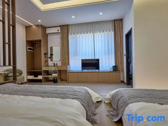 Standard Quadruple Family room