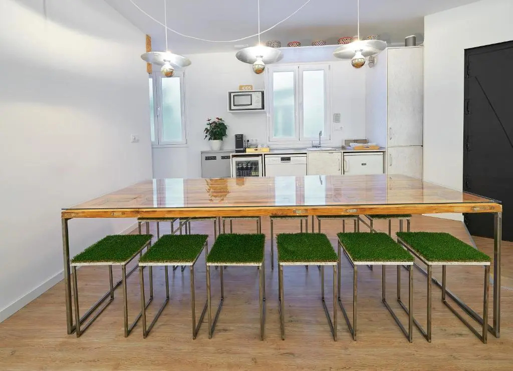 Economy room