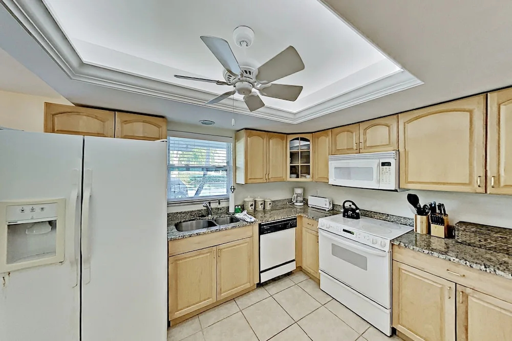 2983Binn 3 Bedroom Duplex