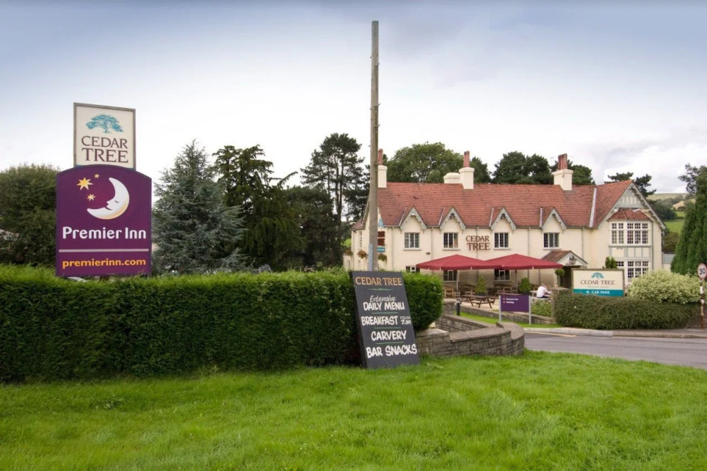 Premier Inn Caerphilly - Corbetts Lane