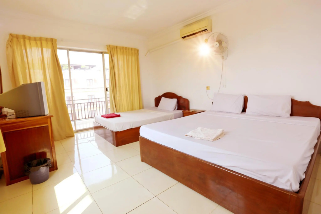 Economy Family room