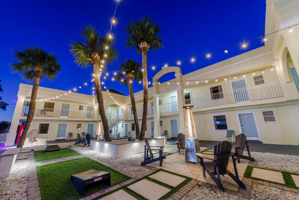 Dunes Inn & Suites