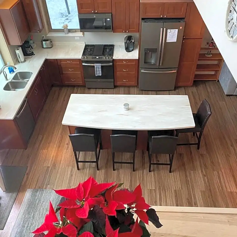 2 Bedrooms Chalet