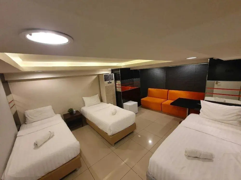 Standard Triple room