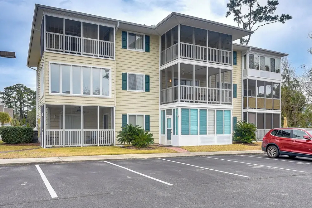 Walk to Beach: North Myrtle Beach Condo w/ Sunroom