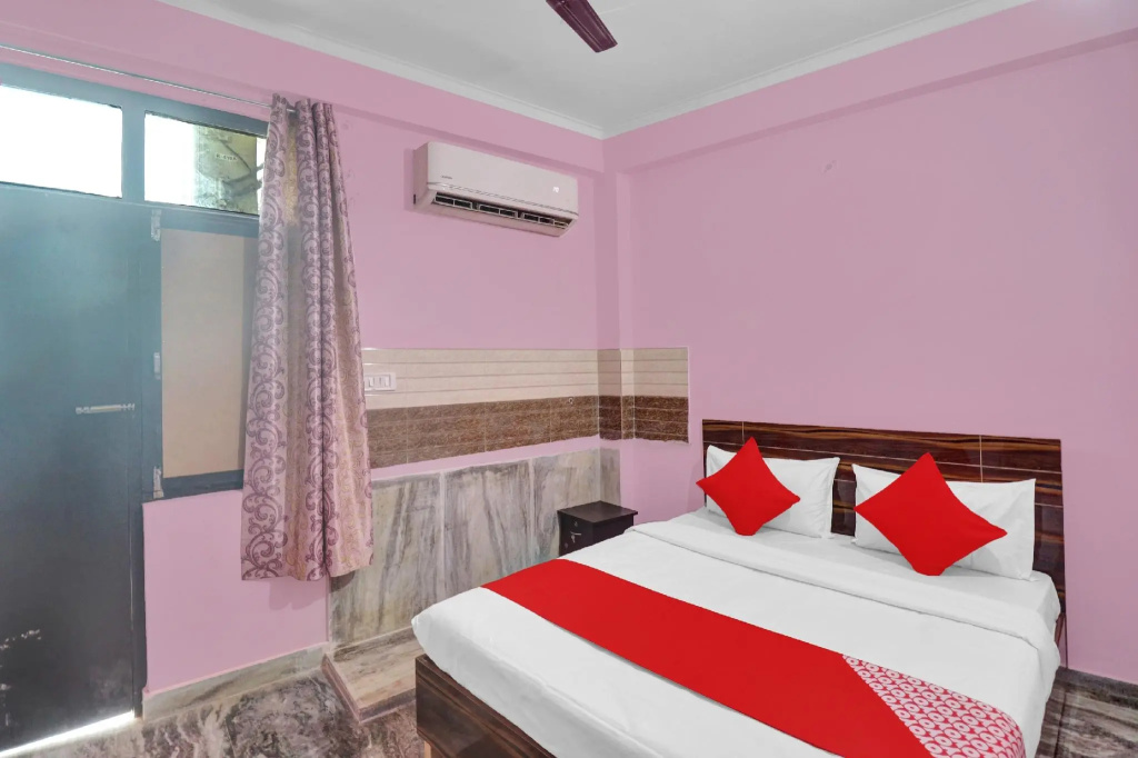 OYO 82283 Hotel Royal City