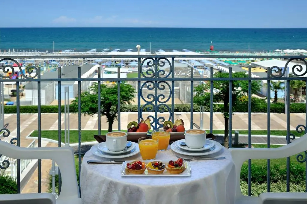 Food & Beverage