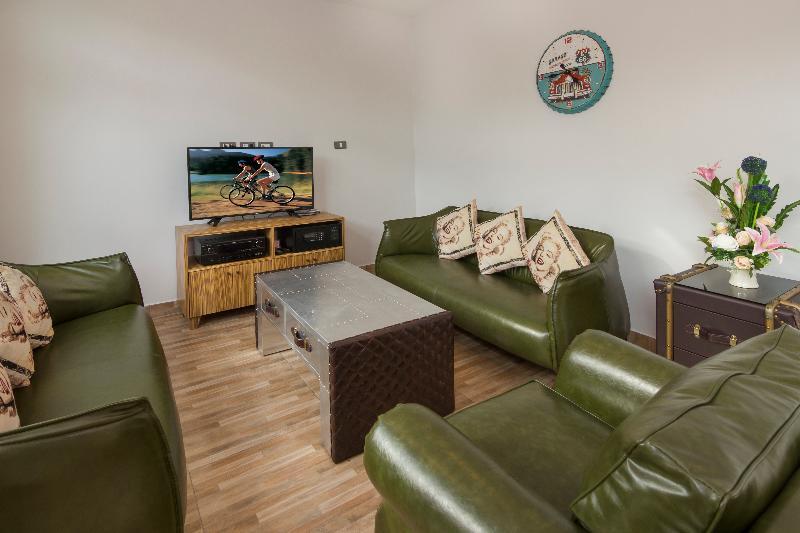 Вилла с 3 комнатами с балконом в Tropicana Pool Villa