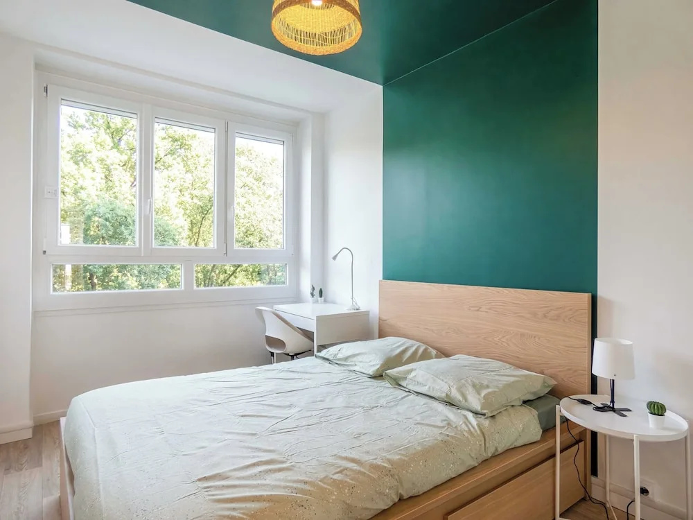 Voir la photo 1 — Private Room in a Shared Apartment - Bron