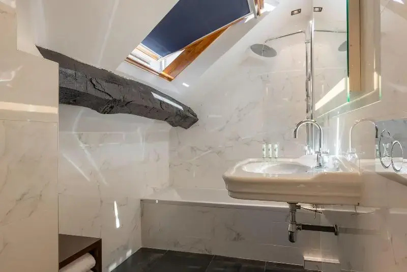 Superior Double room (full double bed)