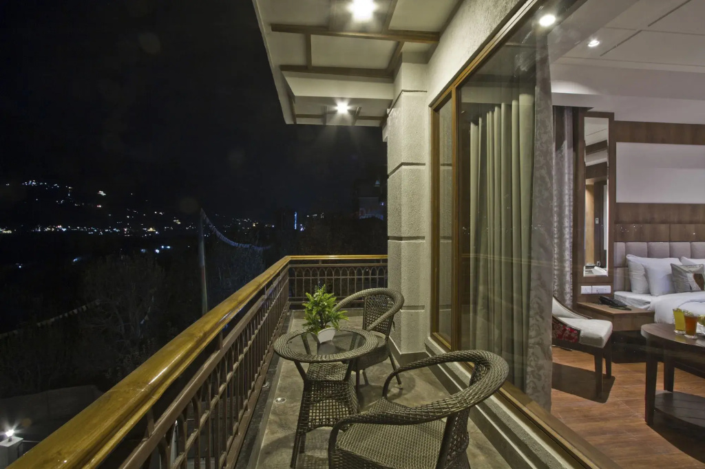 Balcony & Terrace