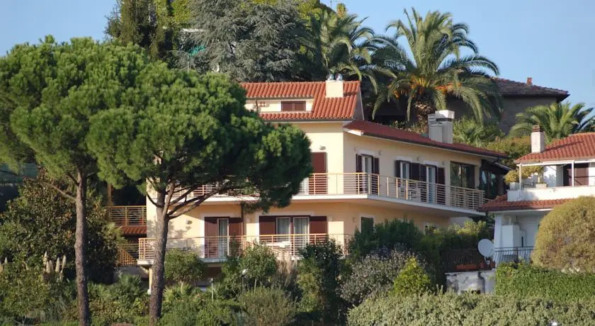 Clarice Hotel