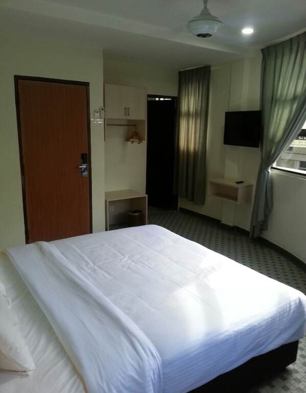 Merlin Hotel