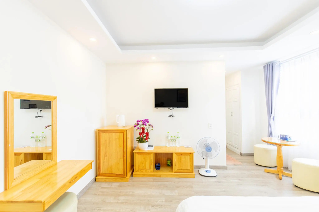 Deluxe Double room (full double bed)