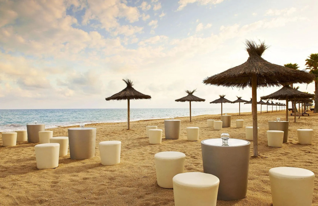 Le Meridien Ra Beach Hotel & Spa - 4
