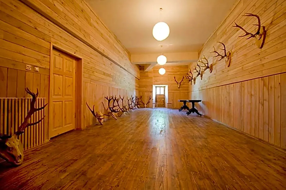 Lobby & Reception