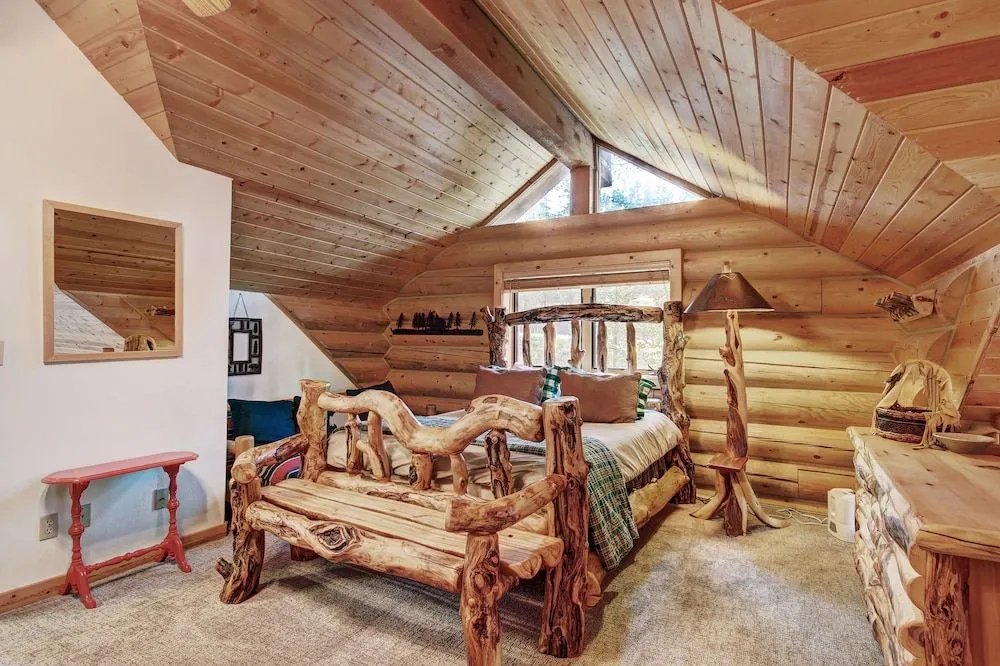 Elk Trail House Peak 7 by Pinnacle Lodging
