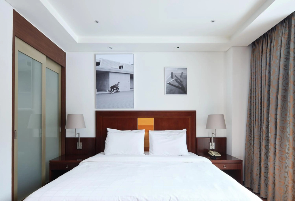 Adonis Hotel — 4