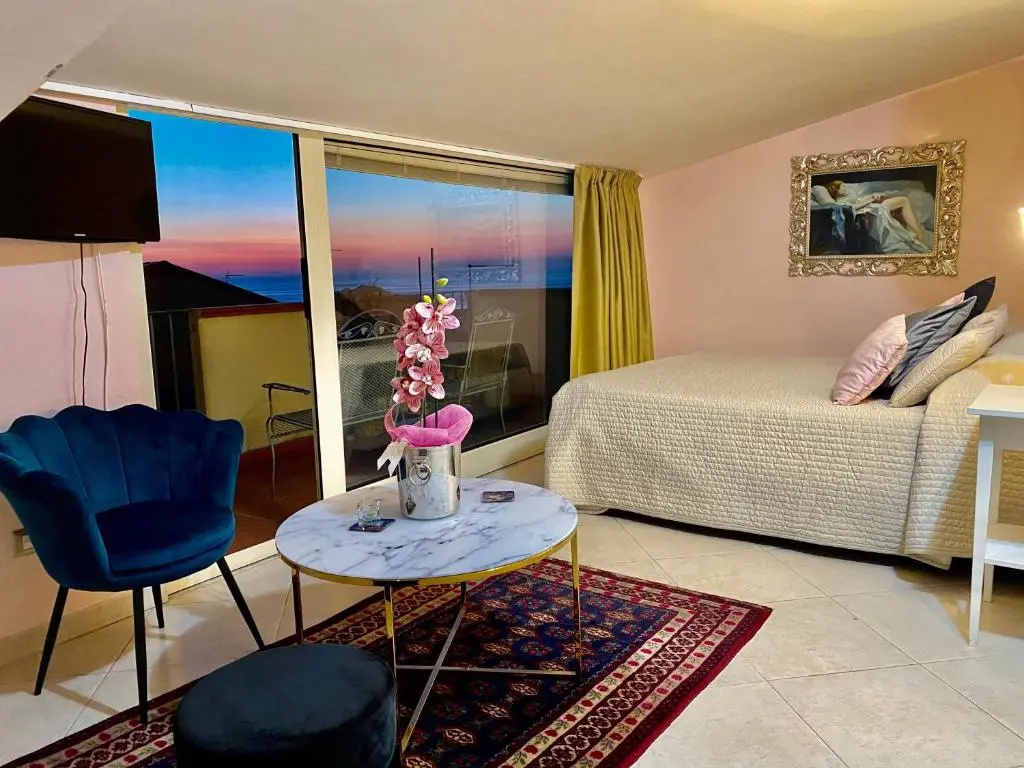 Standard Double room with sea view (full double bed)