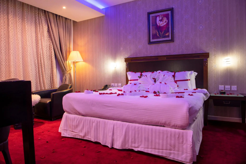 Deluxe Double room (full double bed)