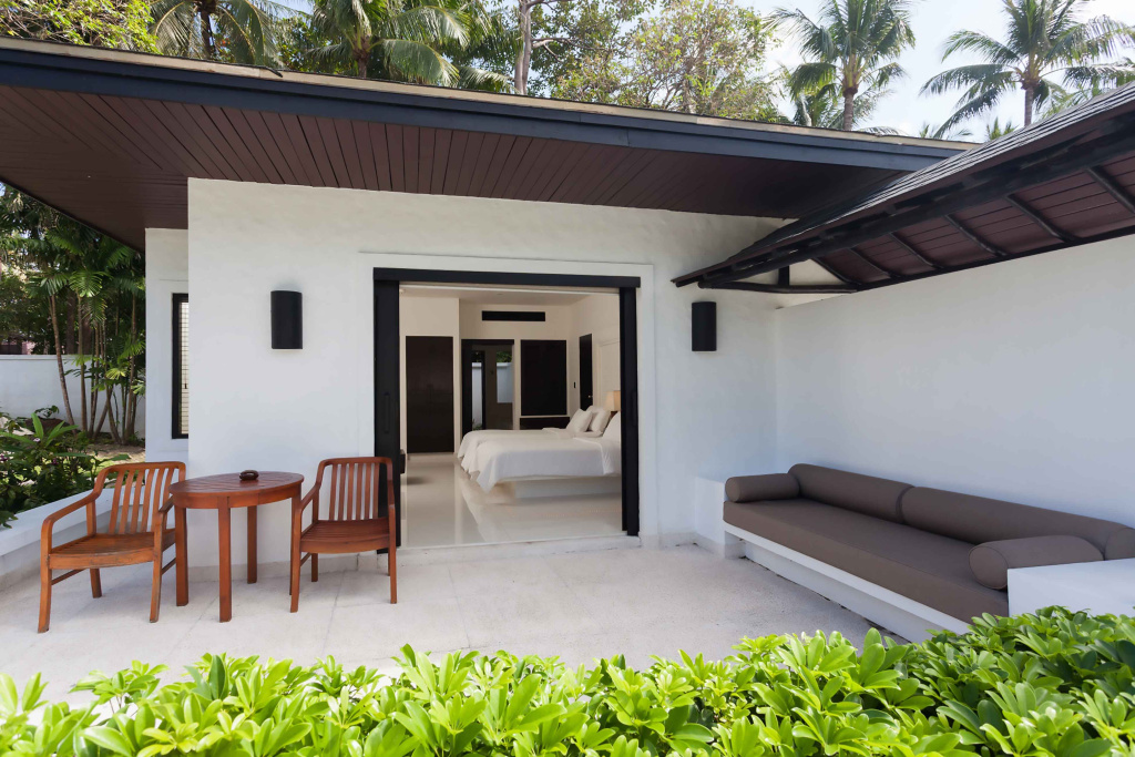Double Deluxe Villa with pool view (full double bed)