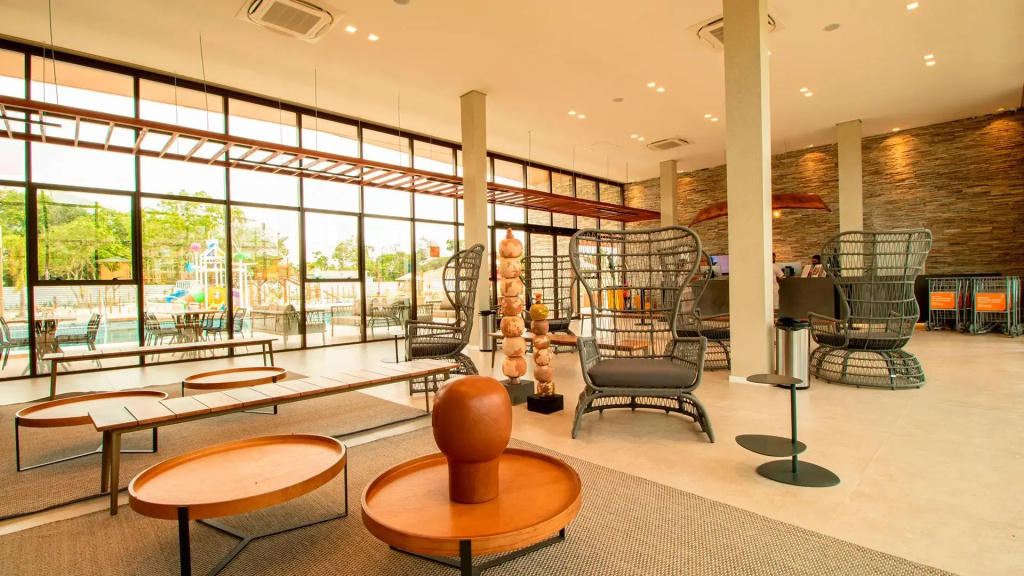 Lobby & Reception