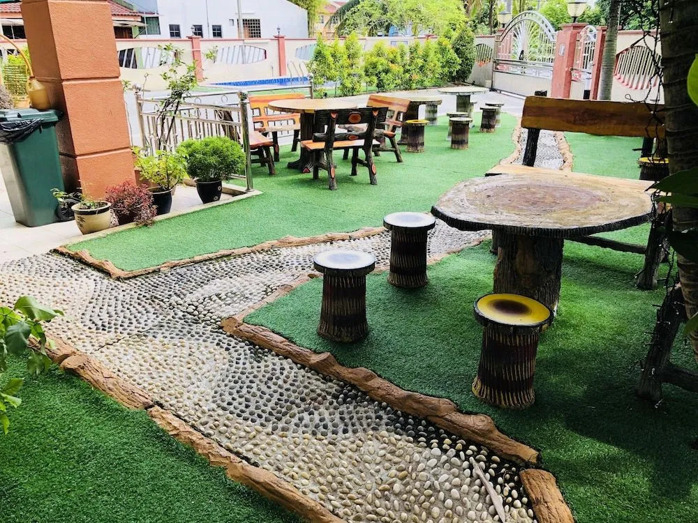 One 5 Residence Homestay