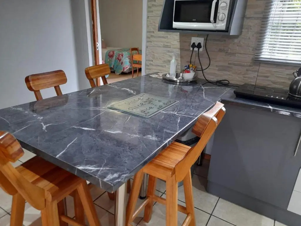 Deluxe Double room with garden view (full double bed)
