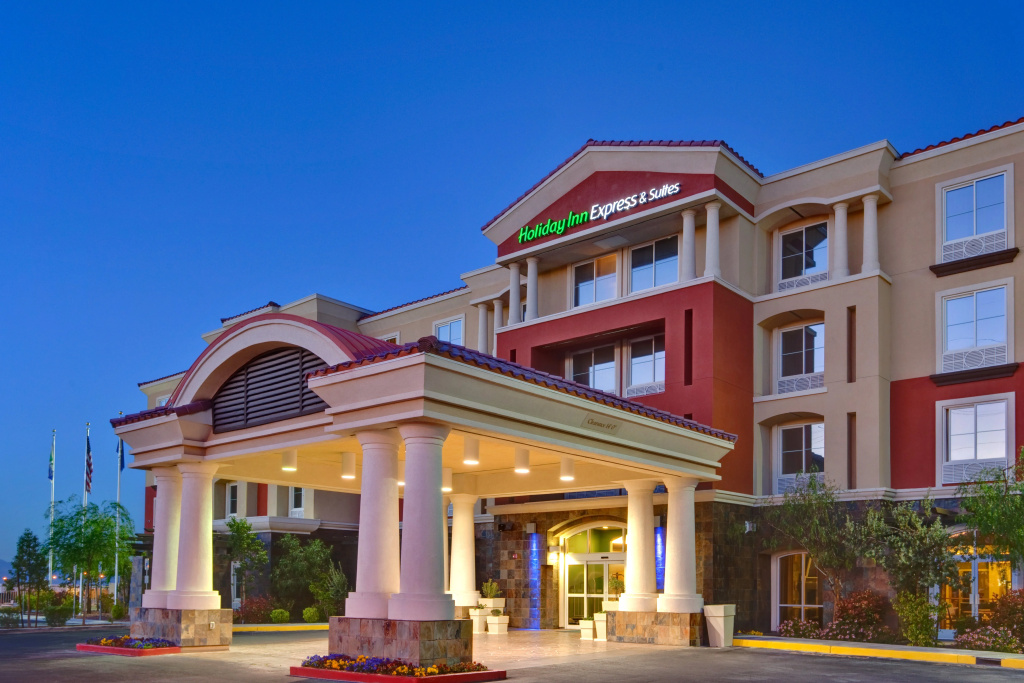 Holiday Inn Express & Suites Las Vegas SW - Spring Valley by IHG