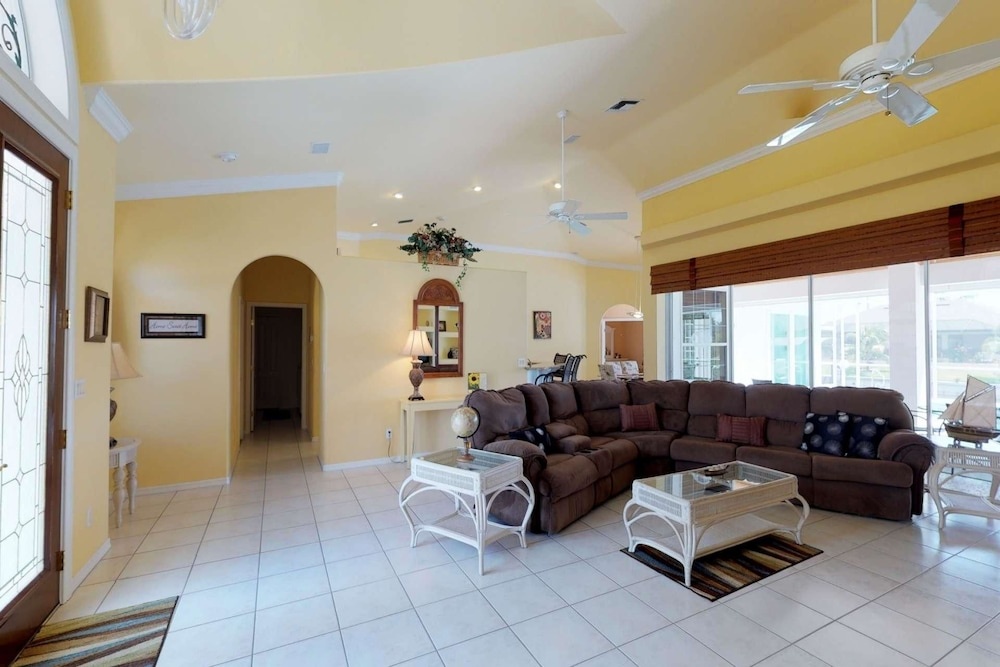 2540 SW 30th St